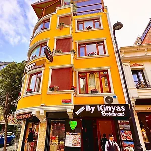 By Kinyas Hotel Istanboel